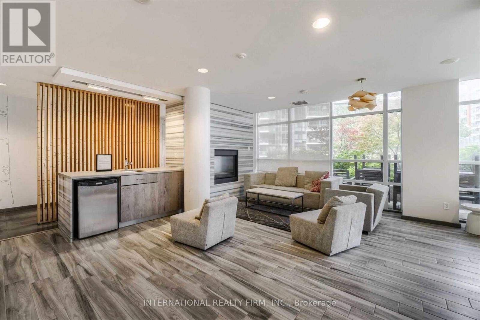 507 - 15 Bruyeres Mews, Toronto, Ontario  M5V 0A7 - Photo 17 - C12696766