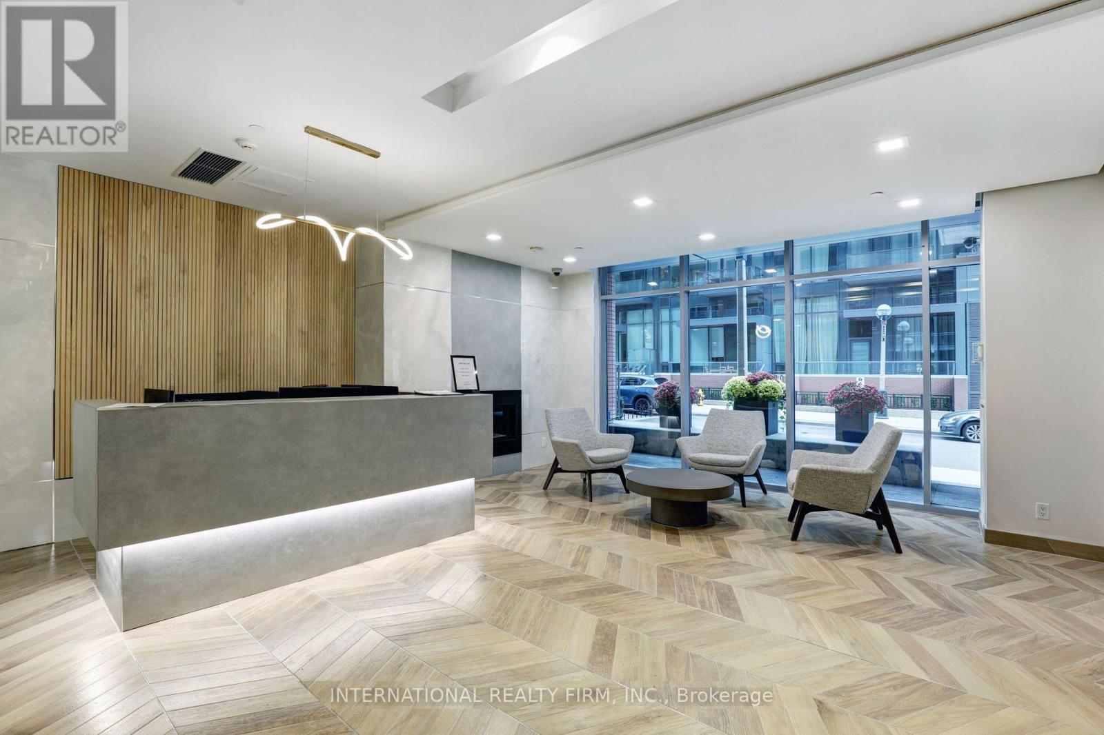 507 - 15 Bruyeres Mews, Toronto, Ontario  M5V 0A7 - Photo 2 - C12696766