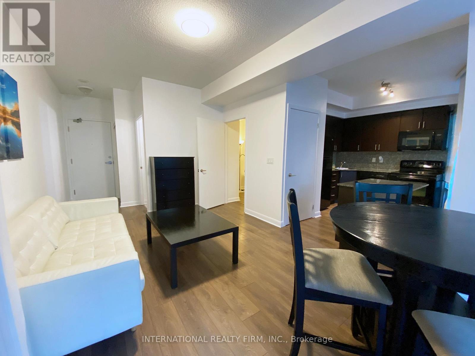 507 - 15 Bruyeres Mews, Toronto, Ontario  M5V 0A7 - Photo 4 - C12696766