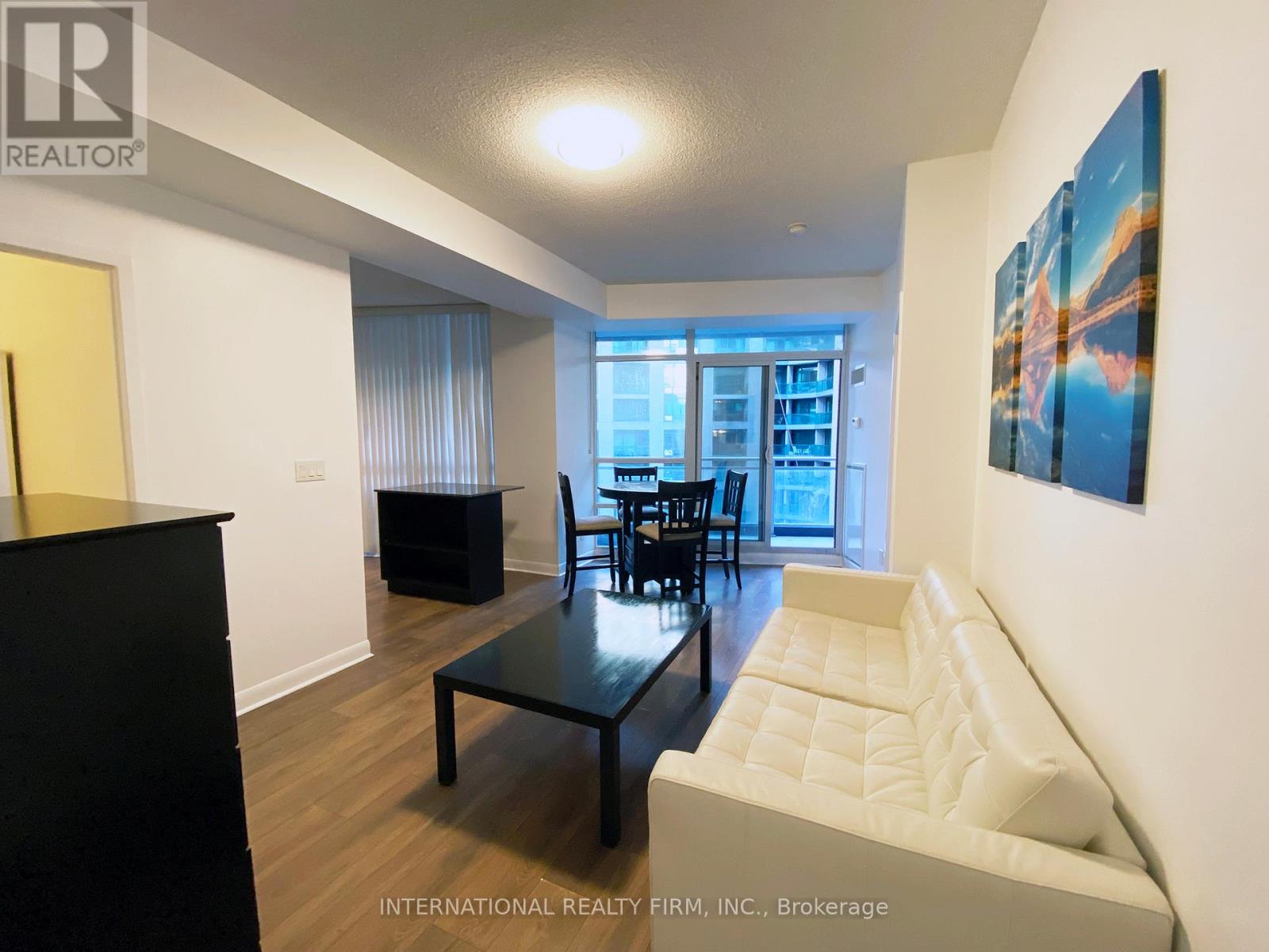 507 - 15 Bruyeres Mews, Toronto, Ontario  M5V 0A7 - Photo 5 - C12696766