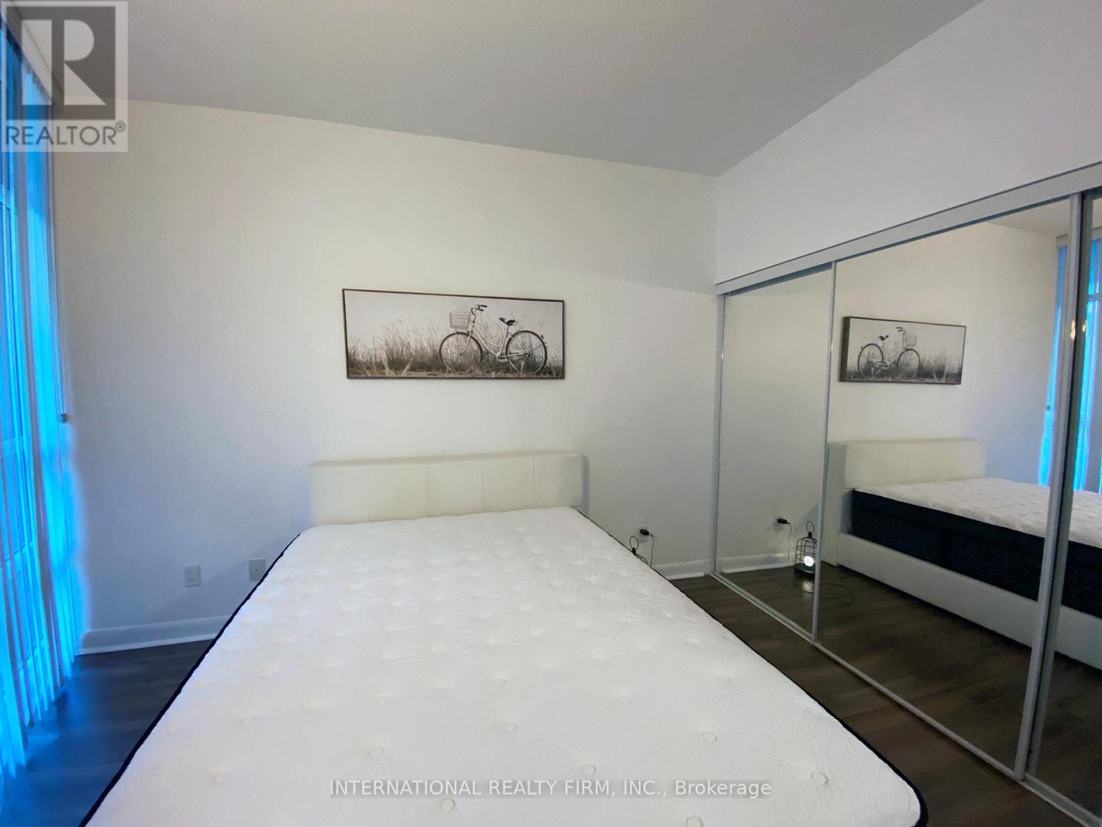 507 - 15 Bruyeres Mews, Toronto, Ontario  M5V 0A7 - Photo 6 - C12696766