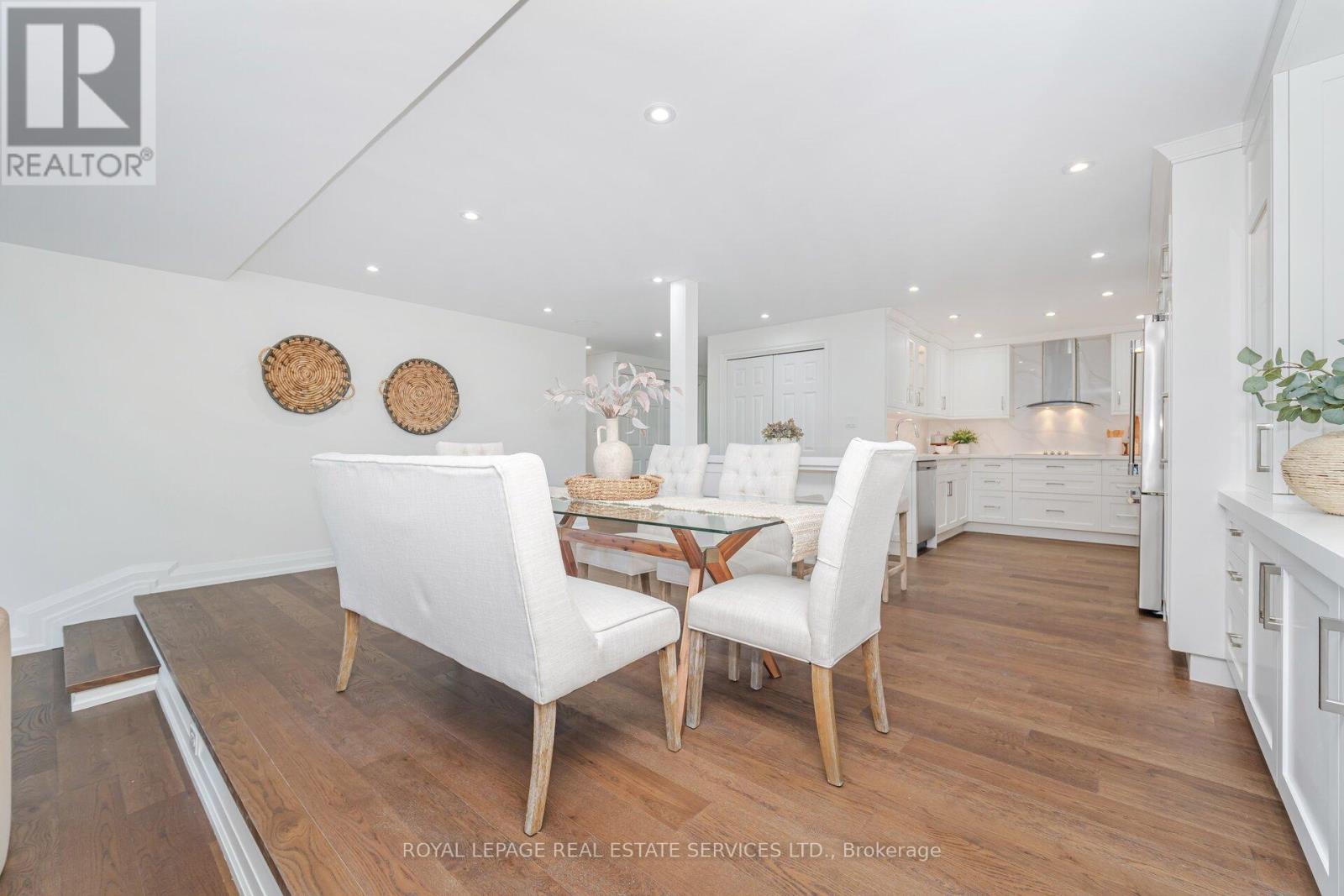 306 - 2180 Marine Drive, Oakville, Ontario  L6L 5V2 - Photo 5 - W12551172