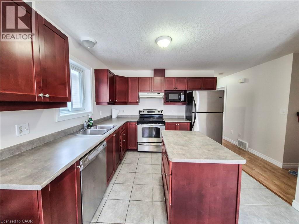 132 Udvari Crescent Unit# 3, Kitchener, Ontario  N2N 3P6 - Photo 3 - 40797161