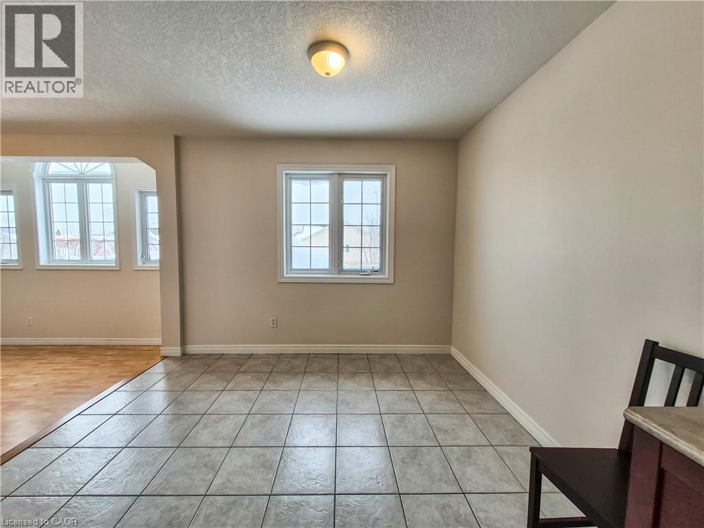 132 Udvari Crescent Unit# 3, Kitchener, Ontario  N2N 3P6 - Photo 6 - 40797161