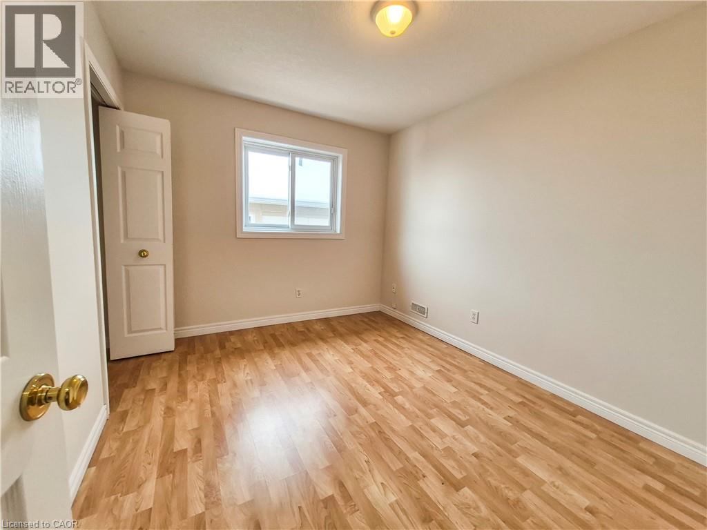 132 Udvari Crescent Unit# 3, Kitchener, Ontario  N2N 3P6 - Photo 7 - 40797161