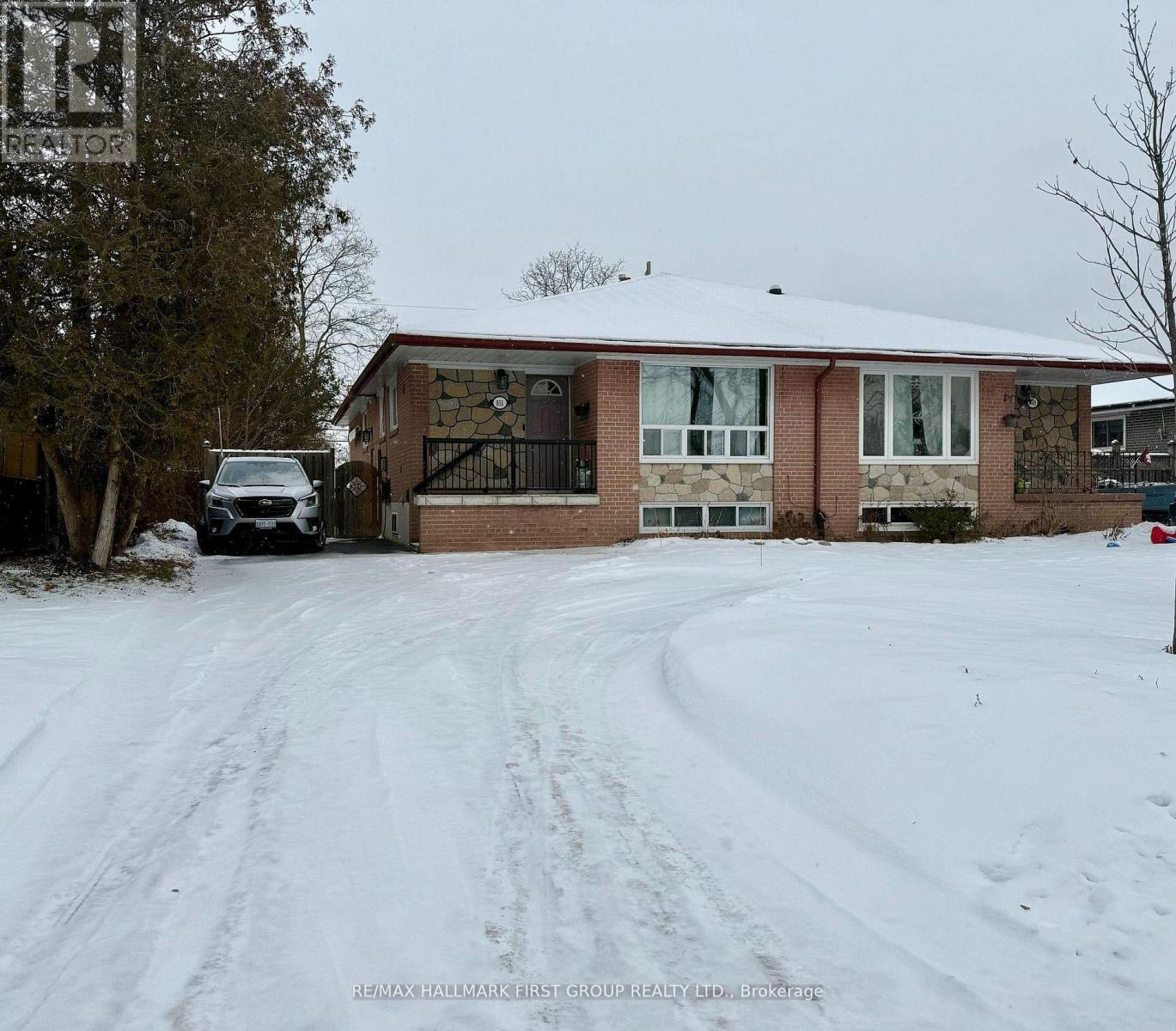 851 Bem Avenue, Pickering, Ontario  L1W 1X2 - Photo 2 - E12696600