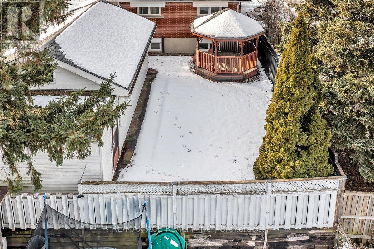 265 Gibbons Street, Oshawa, Ontario  L1J 4Y5 - Photo 3 - E12696640