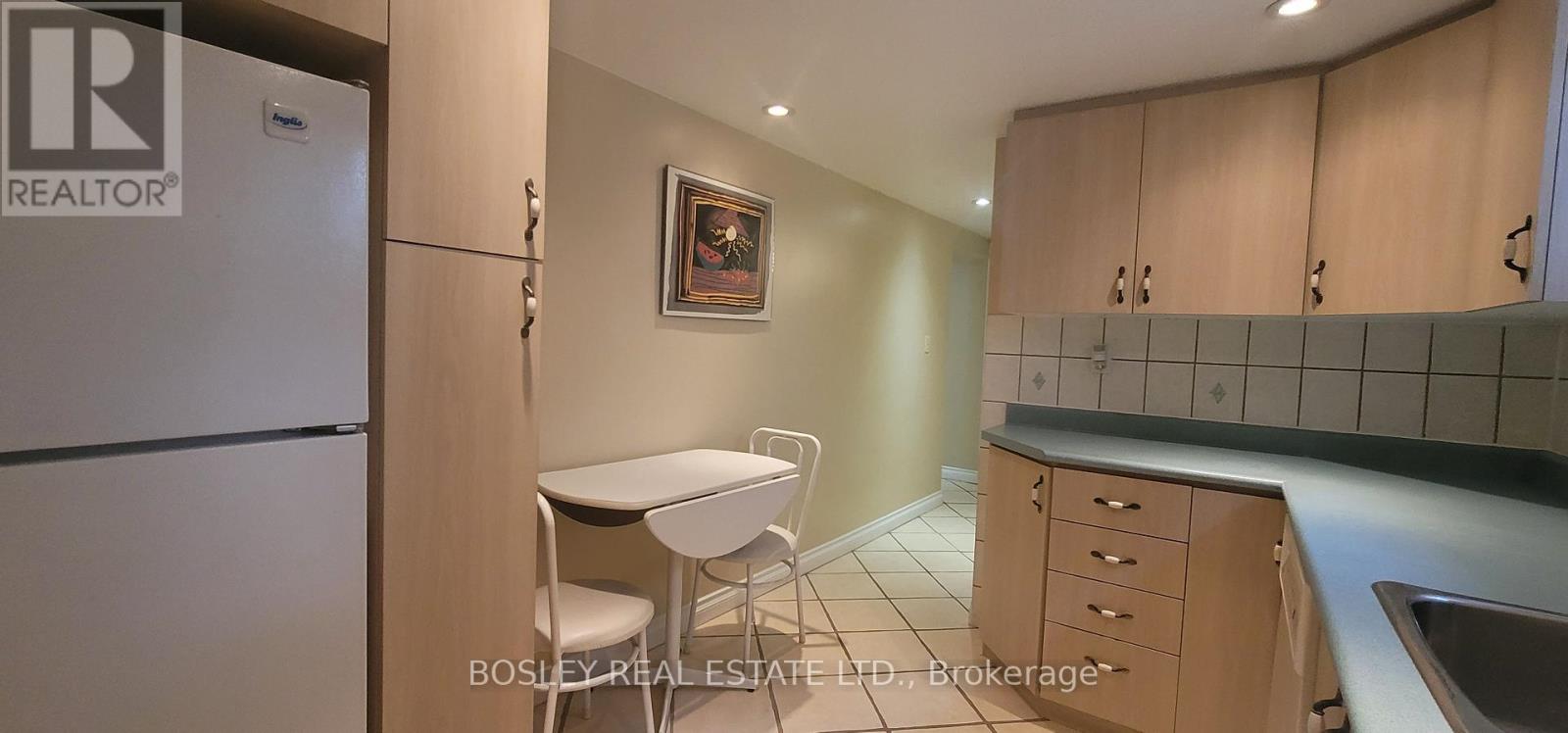 Bsmt - 6 Youngmill Drive, Toronto, Ontario  M4B 2W6 - Photo 10 - E12696736