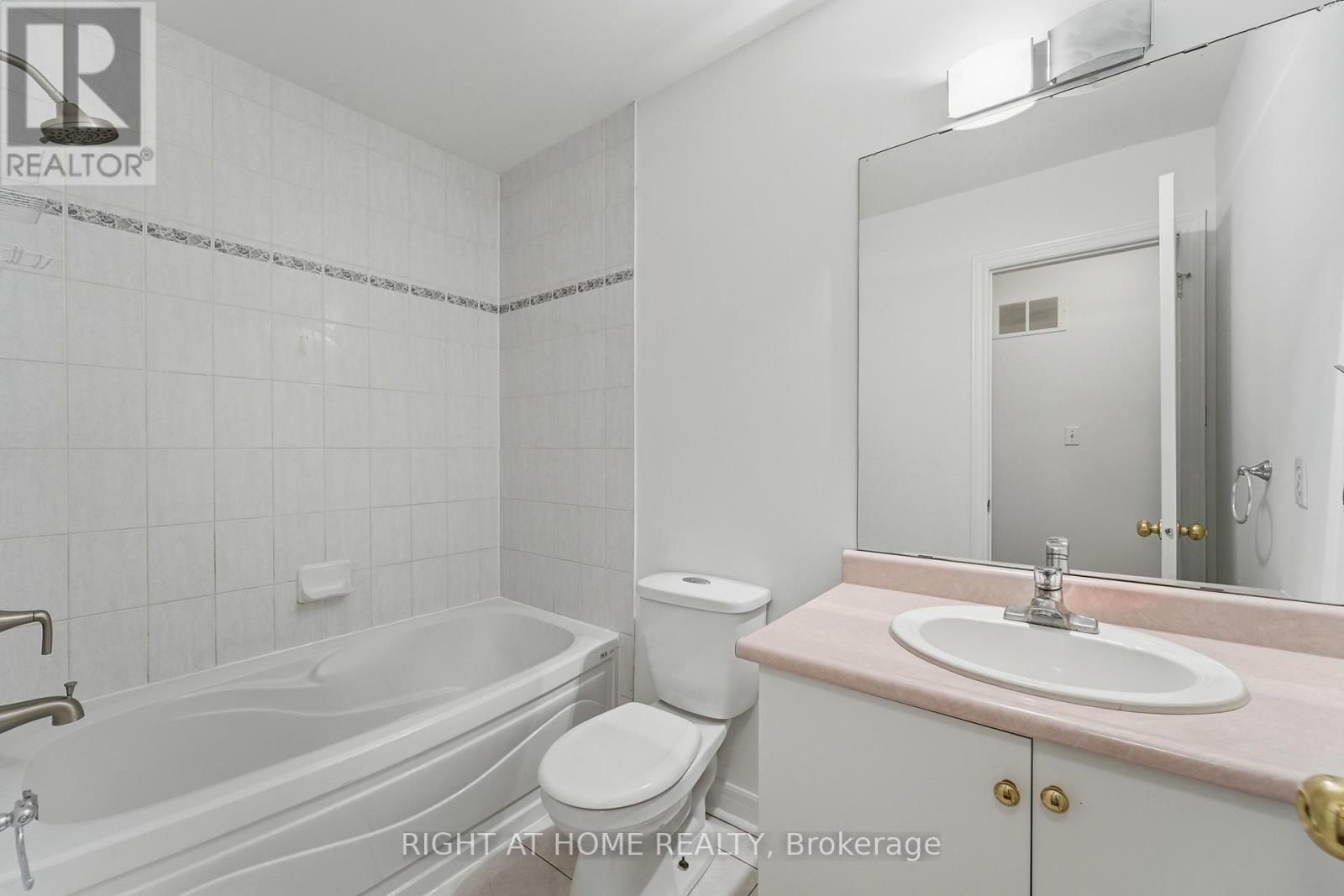 46 Fieldstone Drive, Vaughan, Ontario  L4L 9H5 - Photo 22 - N12696562