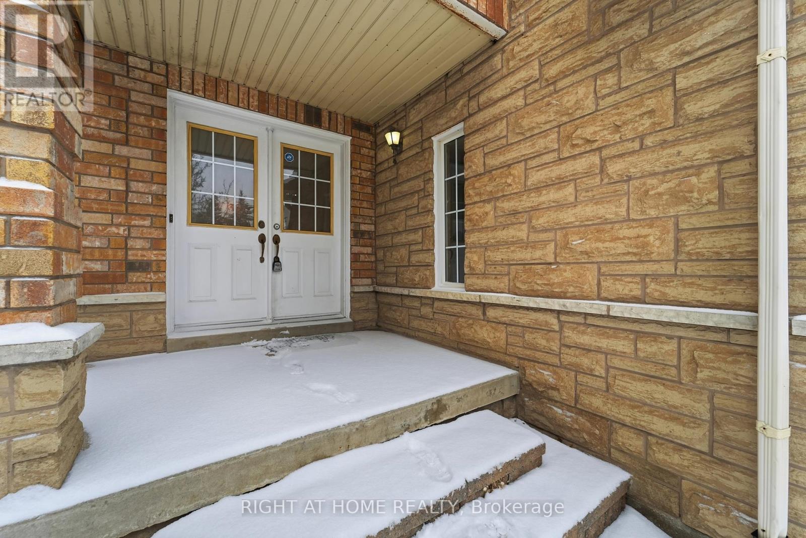 46 Fieldstone Drive, Vaughan, Ontario  L4L 9H5 - Photo 3 - N12696562