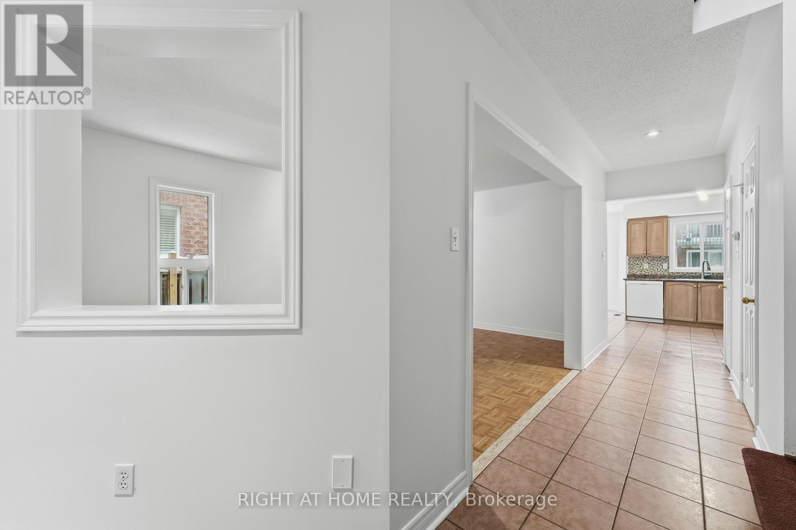 46 Fieldstone Drive, Vaughan, Ontario  L4L 9H5 - Photo 6 - N12696562