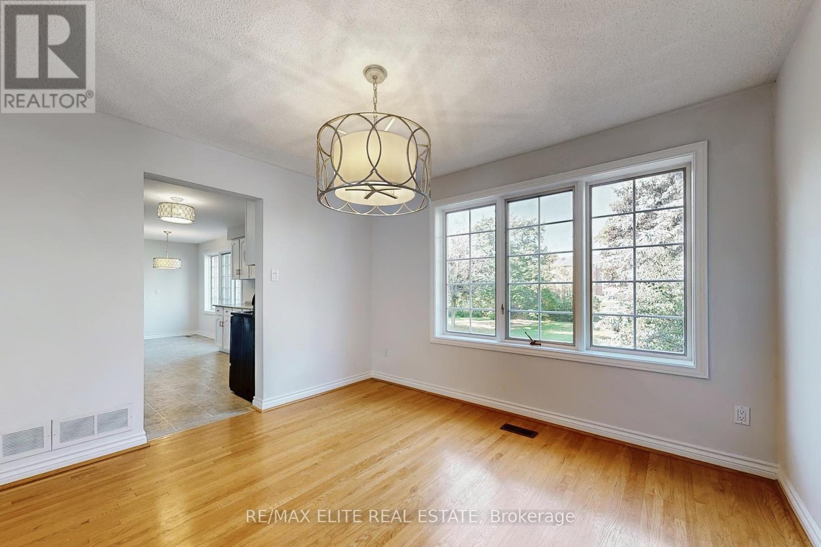 61 Beaufort Hills Road, Richmond Hill, Ontario  L4E 2N3 - Photo 11 - N12696626