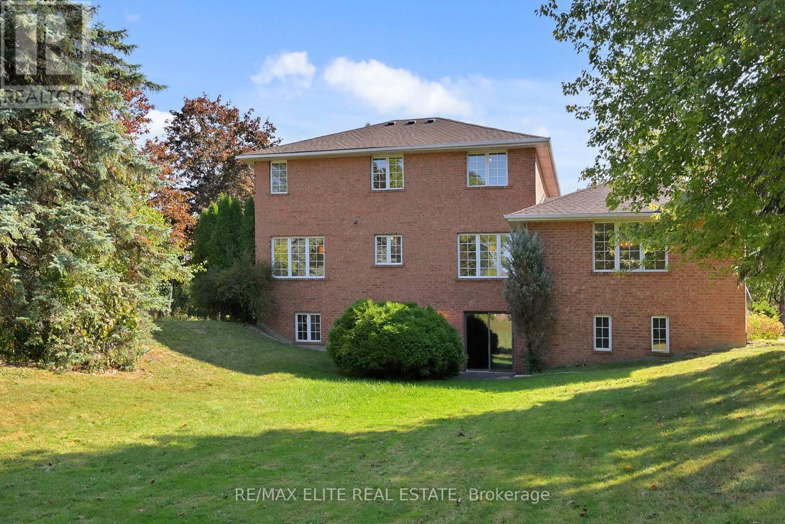 61 Beaufort Hills Road, Richmond Hill, Ontario  L4E 2N3 - Photo 44 - N12696626