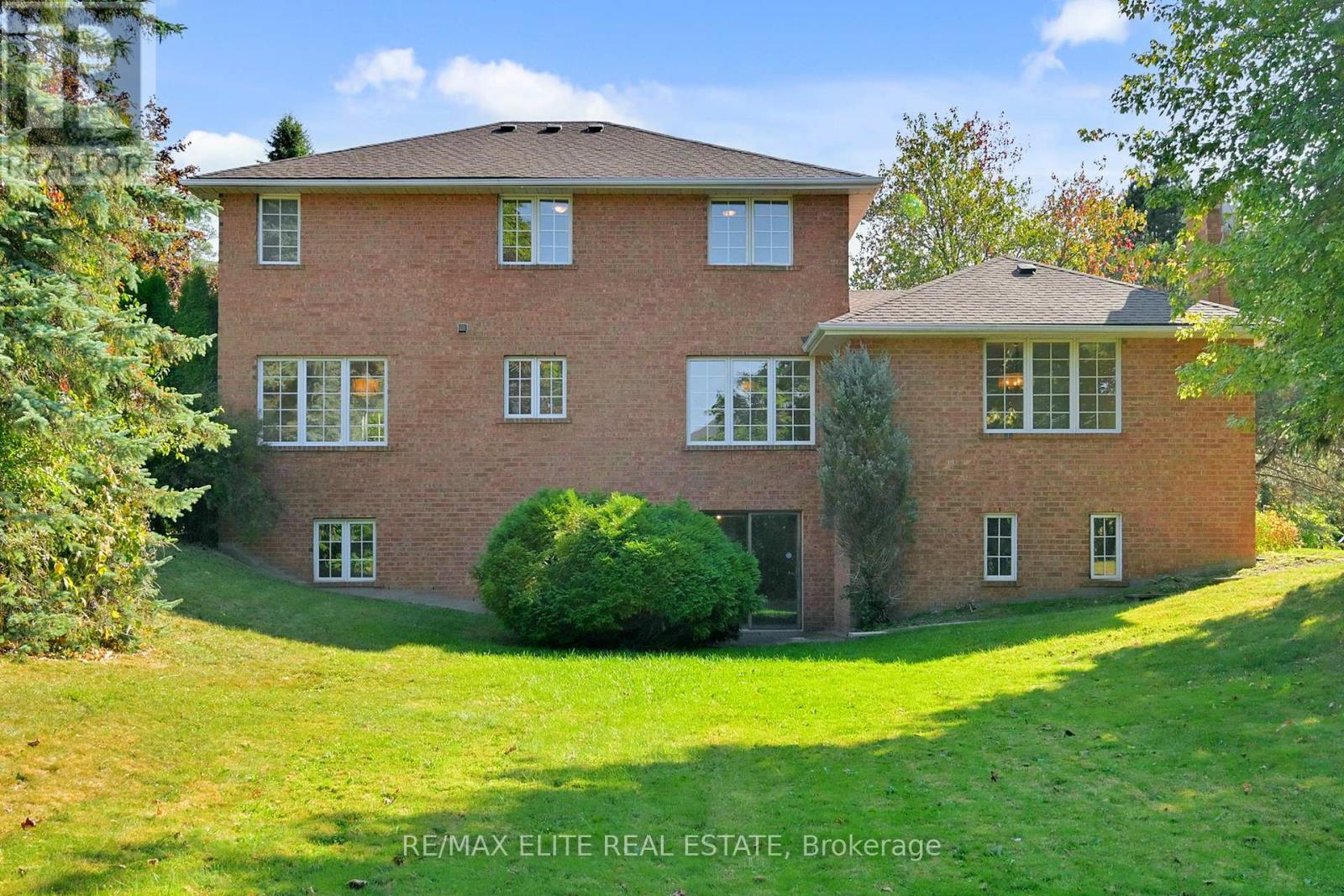 61 Beaufort Hills Road, Richmond Hill, Ontario  L4E 2N3 - Photo 46 - N12696626