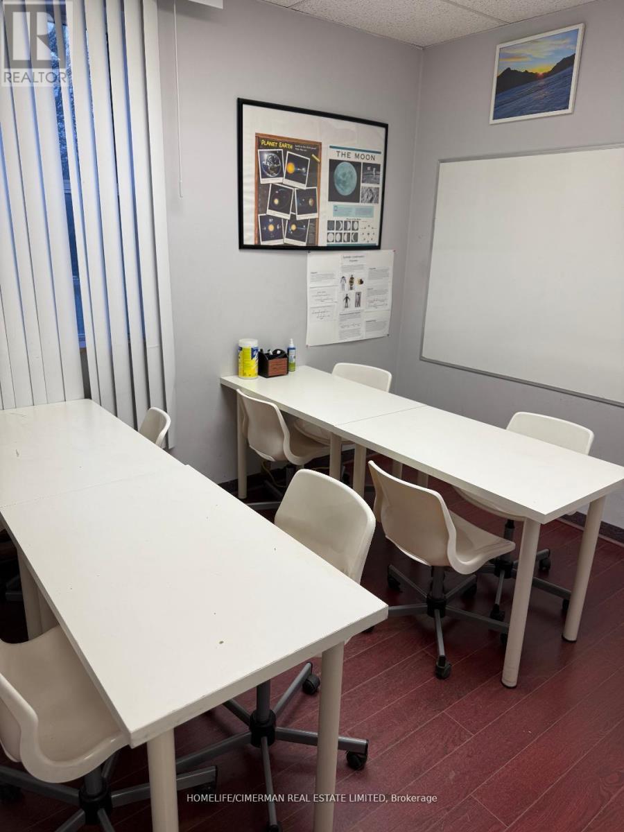 211 - 8108 Yonge Street, Vaughan, Ontario  L4J 1W4 - Photo 2 - N12696654