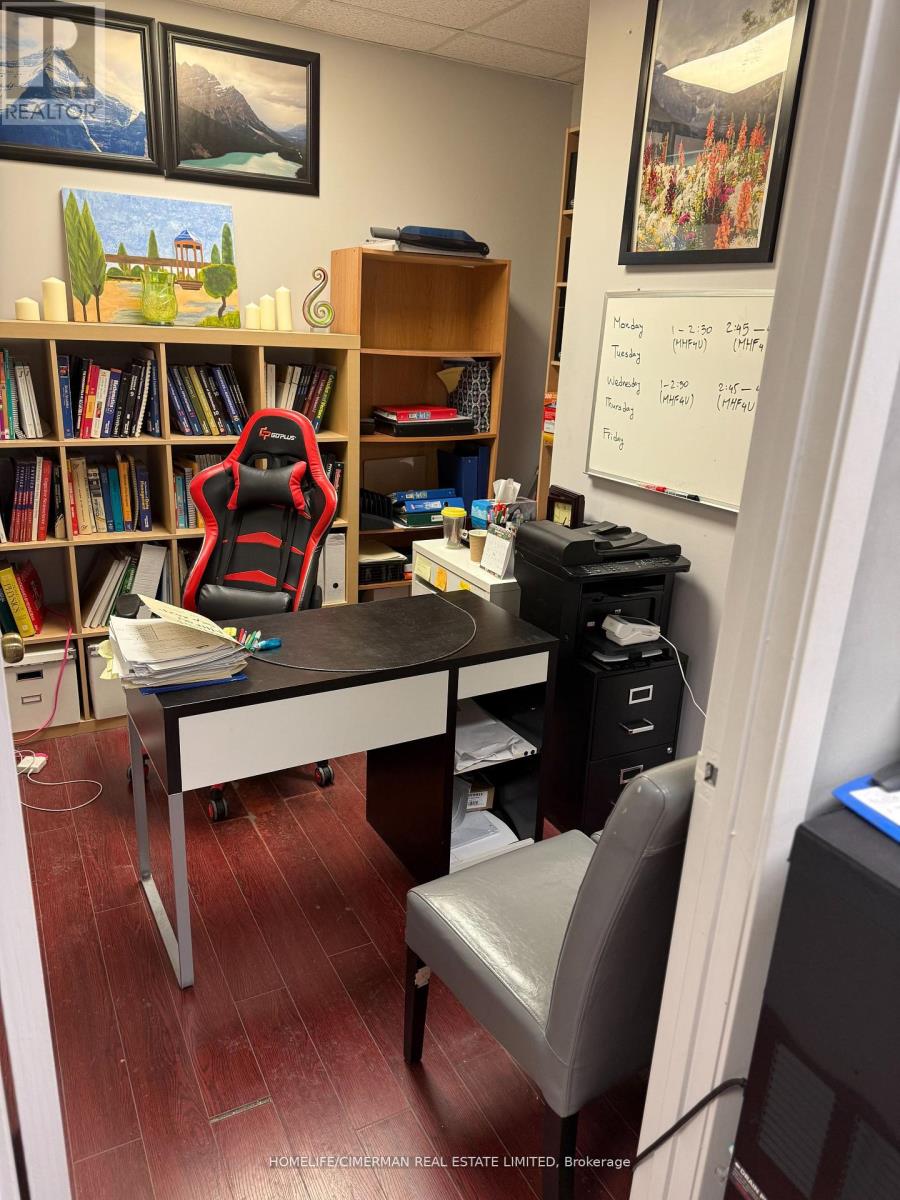 211 - 8108 Yonge Street, Vaughan, Ontario  L4J 1W4 - Photo 4 - N12696654