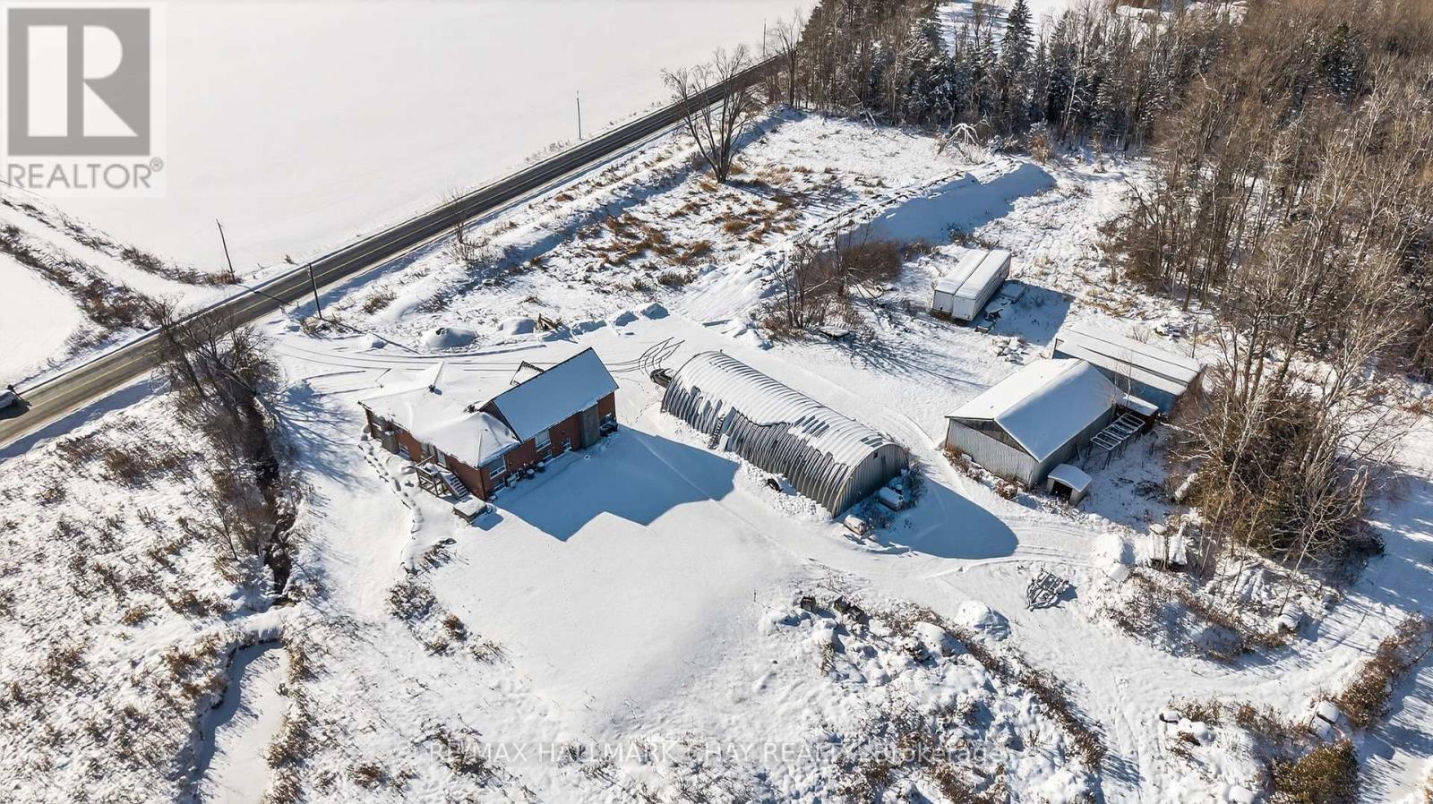 2702 6th Line, Innisfil, Ontario  L9S 4S4 - Photo 2 - N12696660