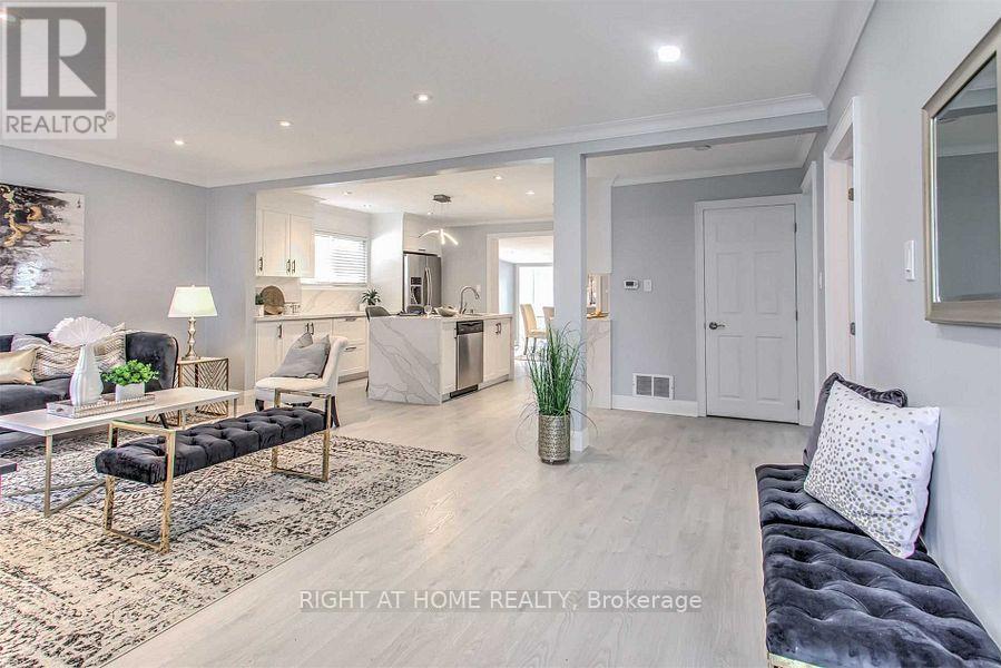 Main - 254 Andrew Street, Newmarket, Ontario  L3Y 1H2 - Photo 3 - N12696732