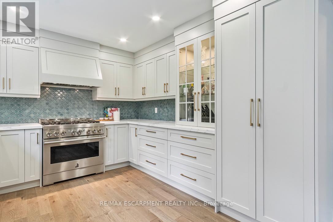 1294 Gatehouse Drive, Mississauga, Ontario  L5H 1A5 - Photo 17 - W12696564