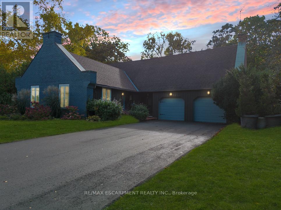 1294 Gatehouse Drive, Mississauga, Ontario  L5H 1A5 - Photo 2 - W12696564