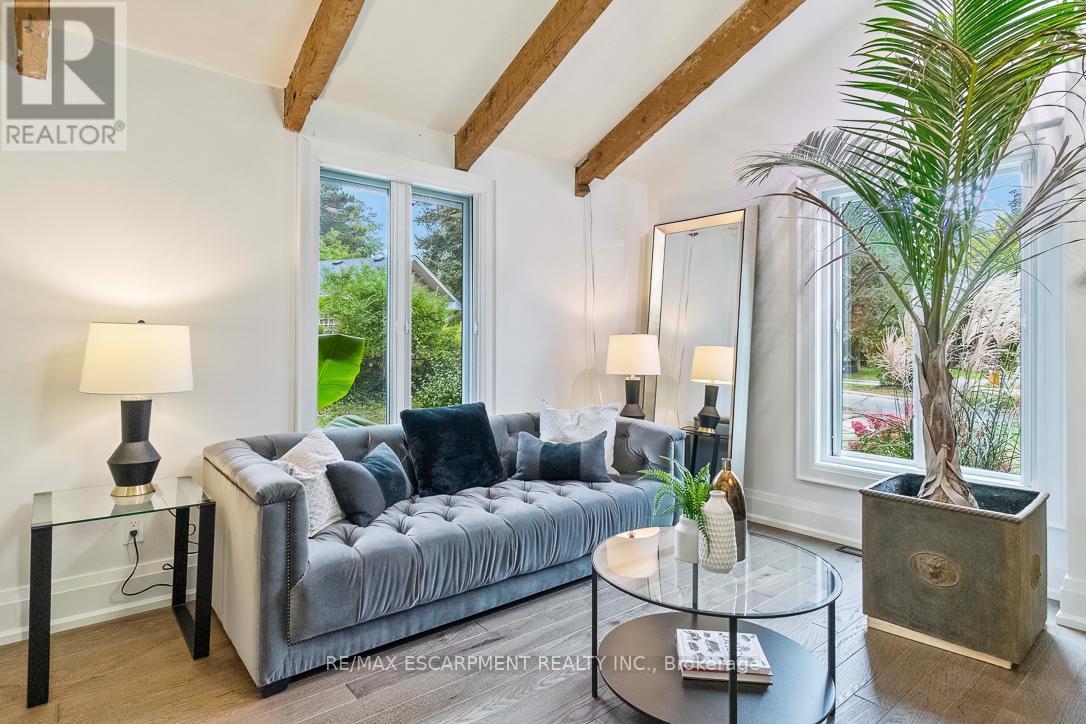 1294 Gatehouse Drive, Mississauga, Ontario  L5H 1A5 - Photo 7 - W12696564