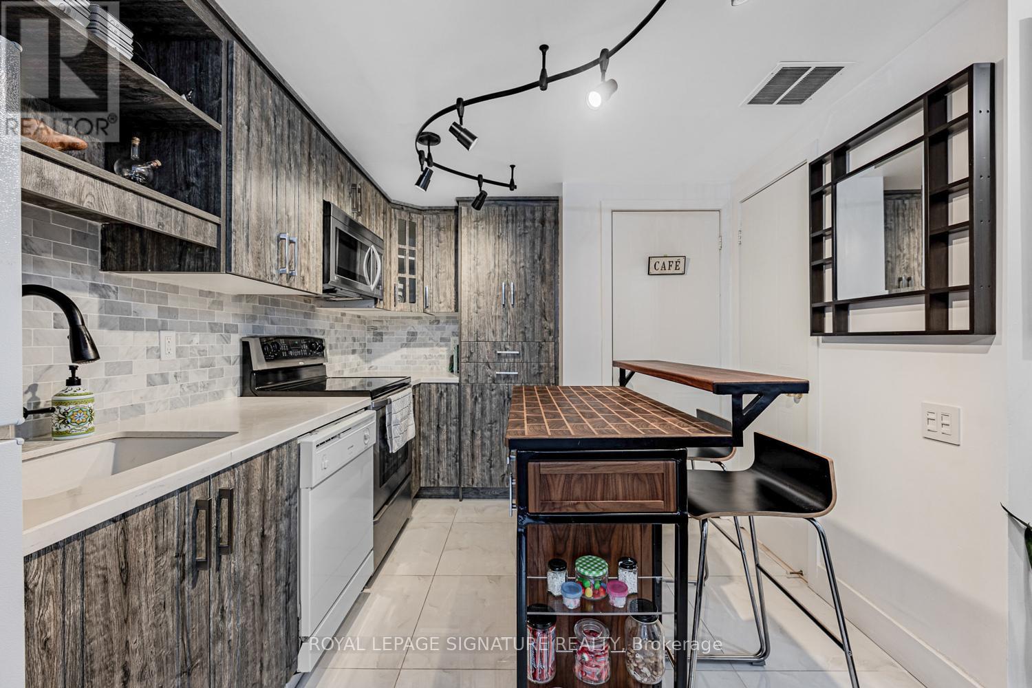 121 - 760 Lawrence Avenue W, Toronto, Ontario  M6A 3E7 - Photo 7 - W12696578