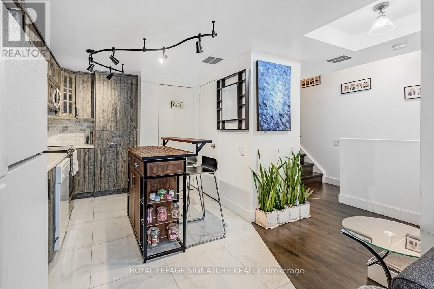 121 - 760 Lawrence Avenue W, Toronto, Ontario  M6A 3E7 - Photo 9 - W12696578