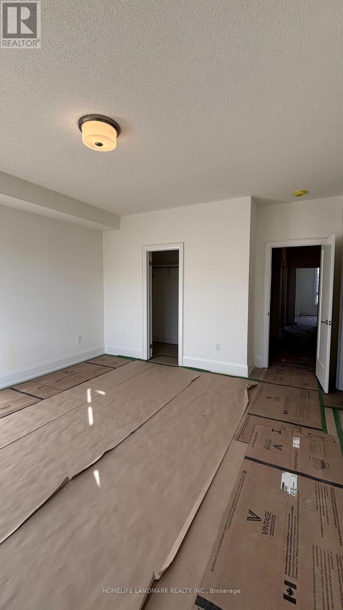 3316 Taha Gardens, Oakville, Ontario  L6M 4K1 - Photo 12 - W12696728