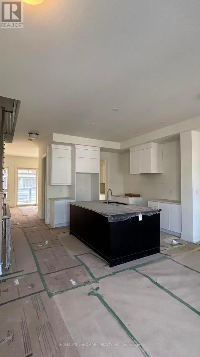 3316 Taha Gardens, Oakville, Ontario  L6M 4K1 - Photo 2 - W12696728