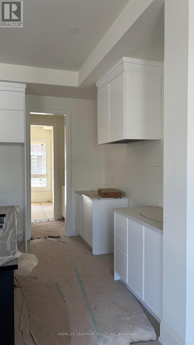 3316 Taha Gardens, Oakville, Ontario  L6M 4K1 - Photo 5 - W12696728