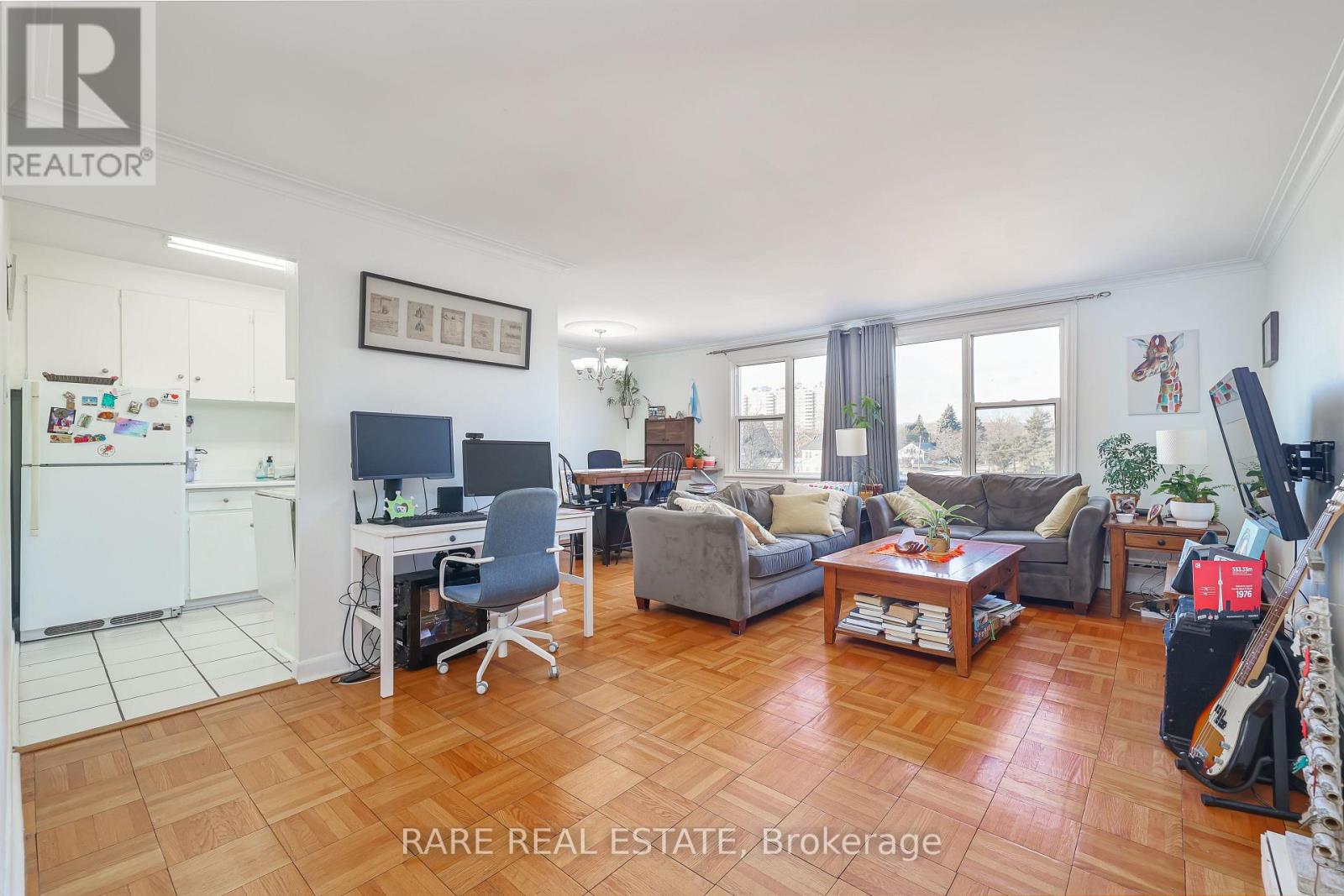 405 - 2052 Courtland Drive, Burlington, Ontario  L7R 1R8 - Photo 4 - W12696780