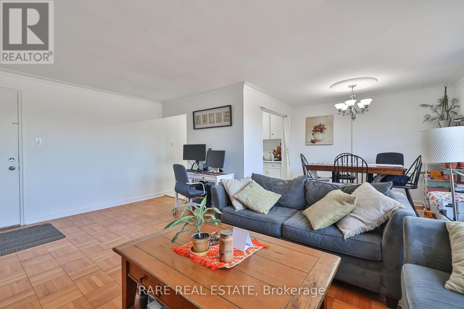 405 - 2052 Courtland Drive, Burlington, Ontario  L7R 1R8 - Photo 6 - W12696780