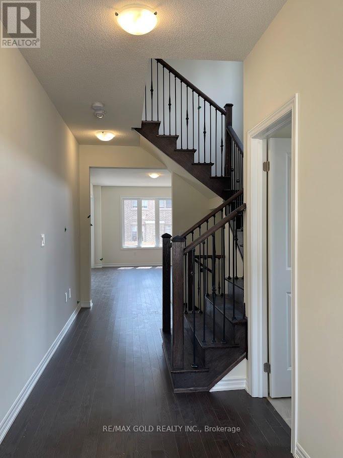 369 Valleyway Drive, Brampton, Ontario  L6X 0N9 - Photo 3 - W12696782