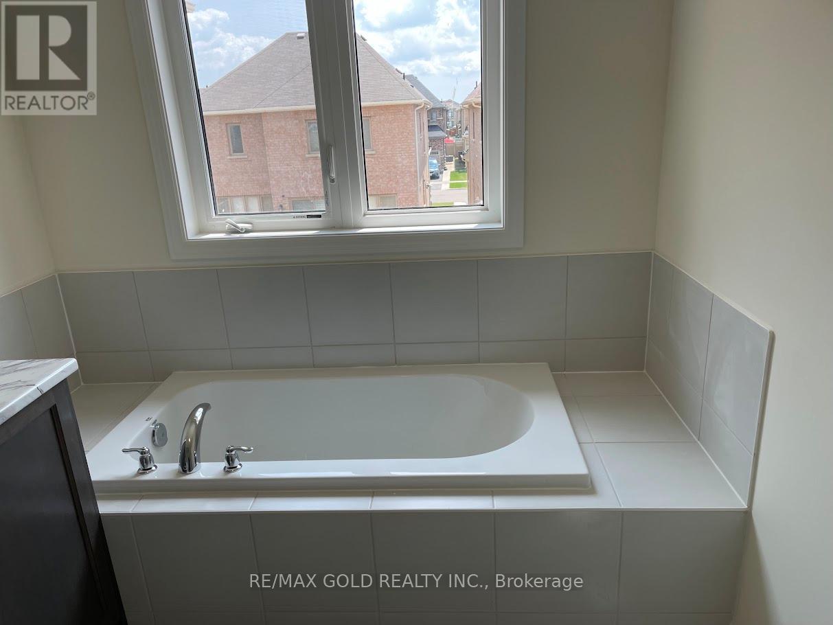 369 Valleyway Drive, Brampton, Ontario  L6X 0N9 - Photo 31 - W12696782