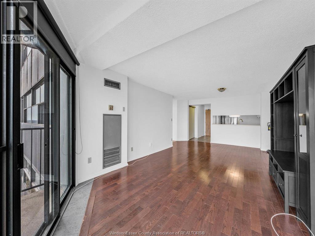515 Riverside Drive West Unit# 1403, Windsor, Ontario N9A 7C3 - Photo 10 - 26000920