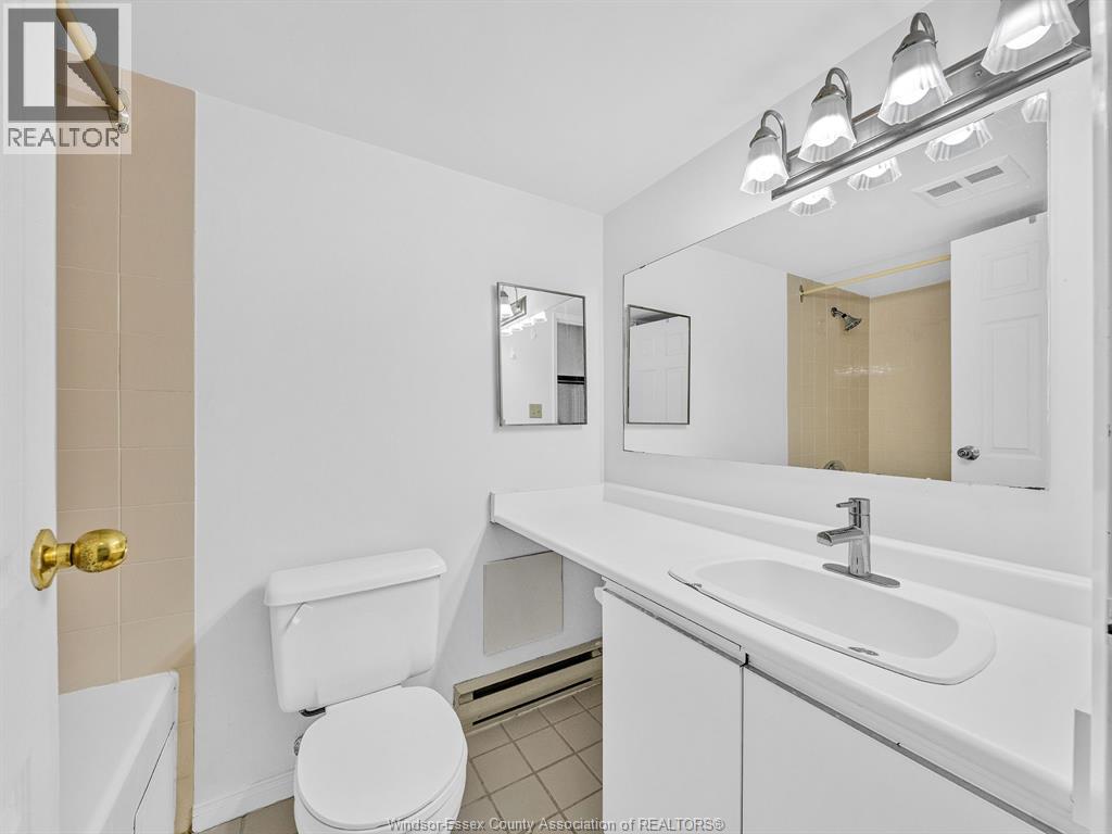 515 Riverside Drive West Unit# 1403, Windsor, Ontario N9A 7C3 - Photo 18 - 26000920