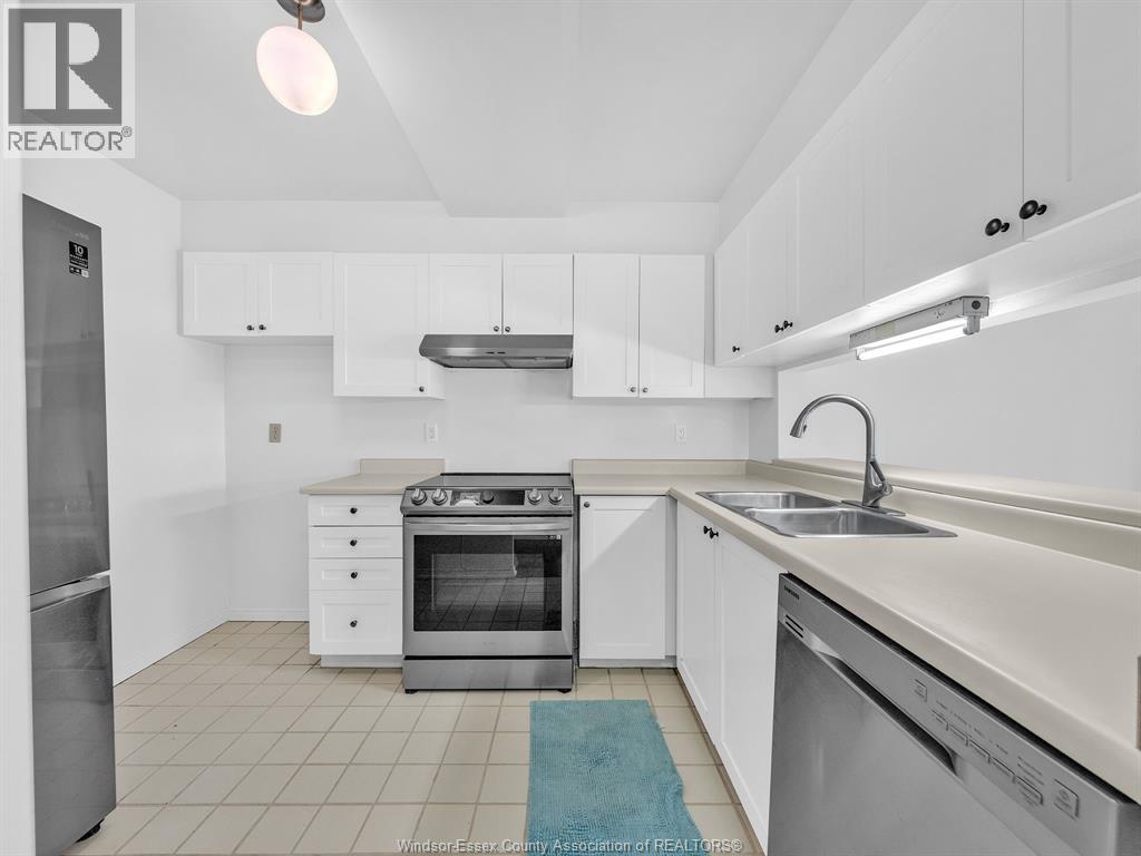 515 Riverside Drive West Unit# 1403, Windsor, Ontario N9A 7C3 - Photo 4 - 26000920