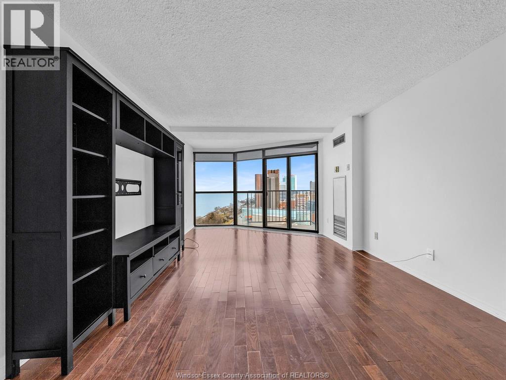 515 Riverside Drive West Unit# 1403, Windsor, Ontario N9A 7C3 - Photo 9 - 26000920