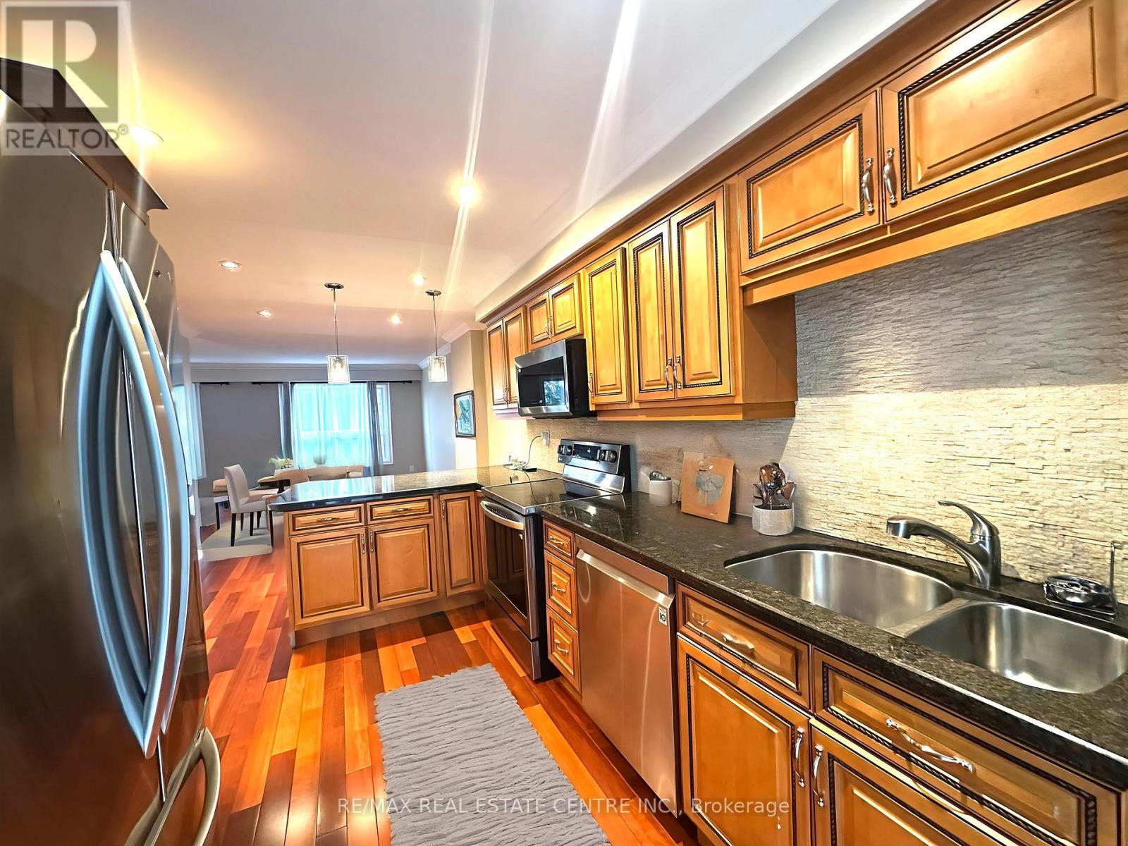 40 - 60 Hanson Road, Mississauga, Ontario  L5B 2P6 - Photo 29 - W12693738