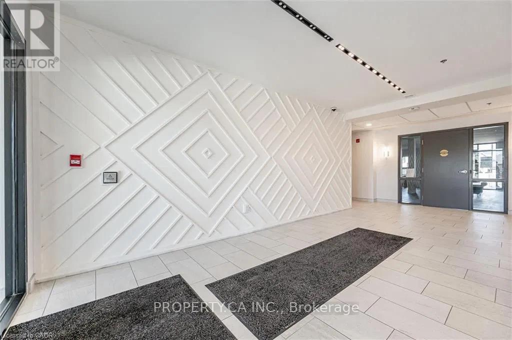 212 - 110 Fergus Avenue, Kitchener, Ontario  N2A 0K9 - Photo 3 - X12696582