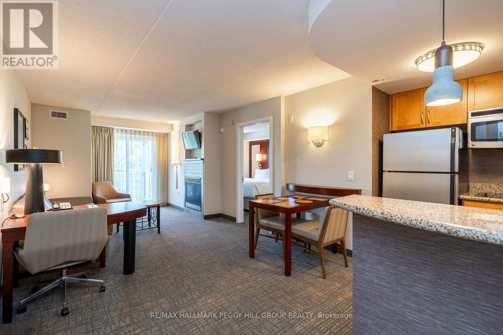 410 - 285 Steamship Bay Road, Gravenhurst, Ontario  P1P 1Z9 - Photo 3 - X12696668