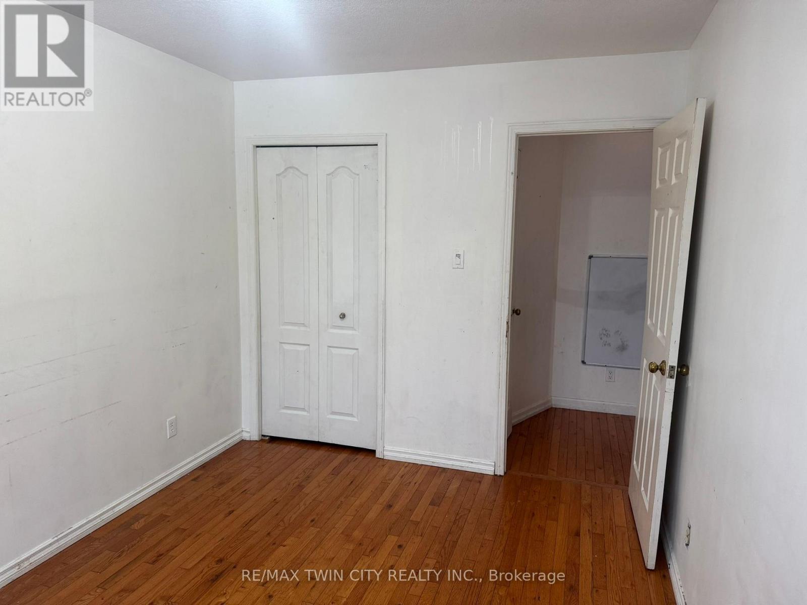 23 Westchester Drive, Kitchener, Ontario  N2B 3T1 - Photo 11 - X12696682