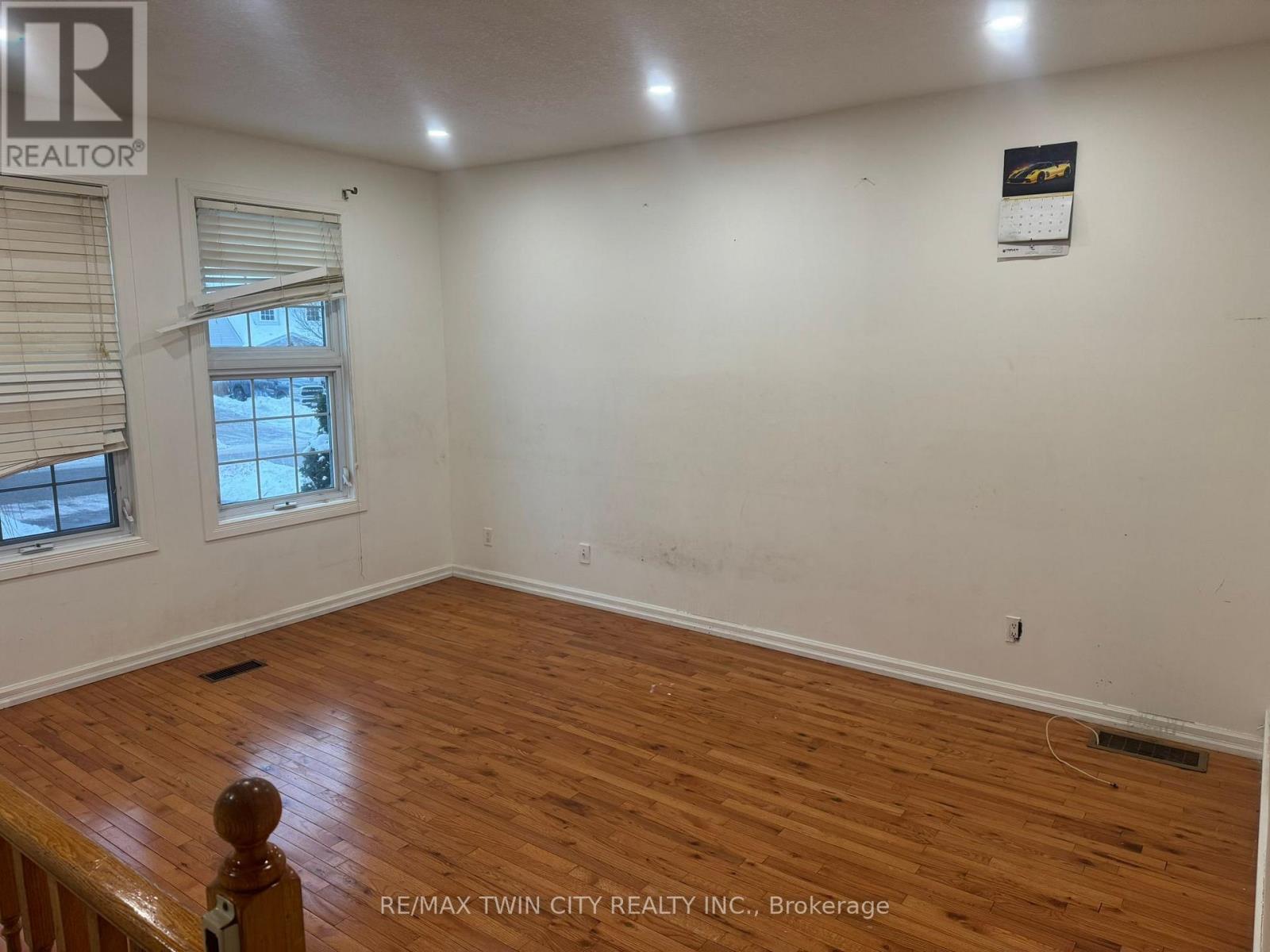 23 Westchester Drive, Kitchener, Ontario  N2B 3T1 - Photo 4 - X12696682