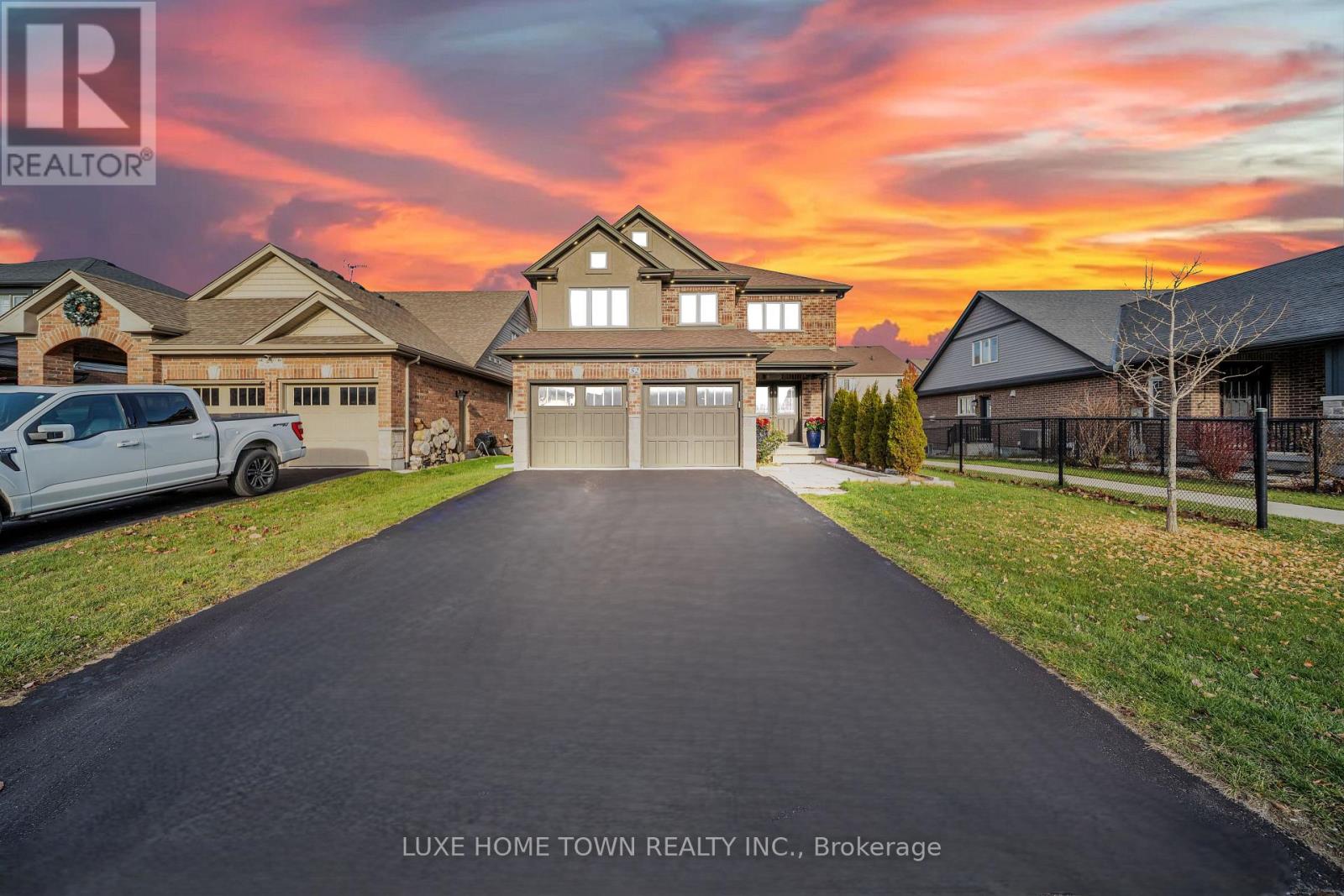 52 RILEY CRESCENT, Centre Wellington, Ontario