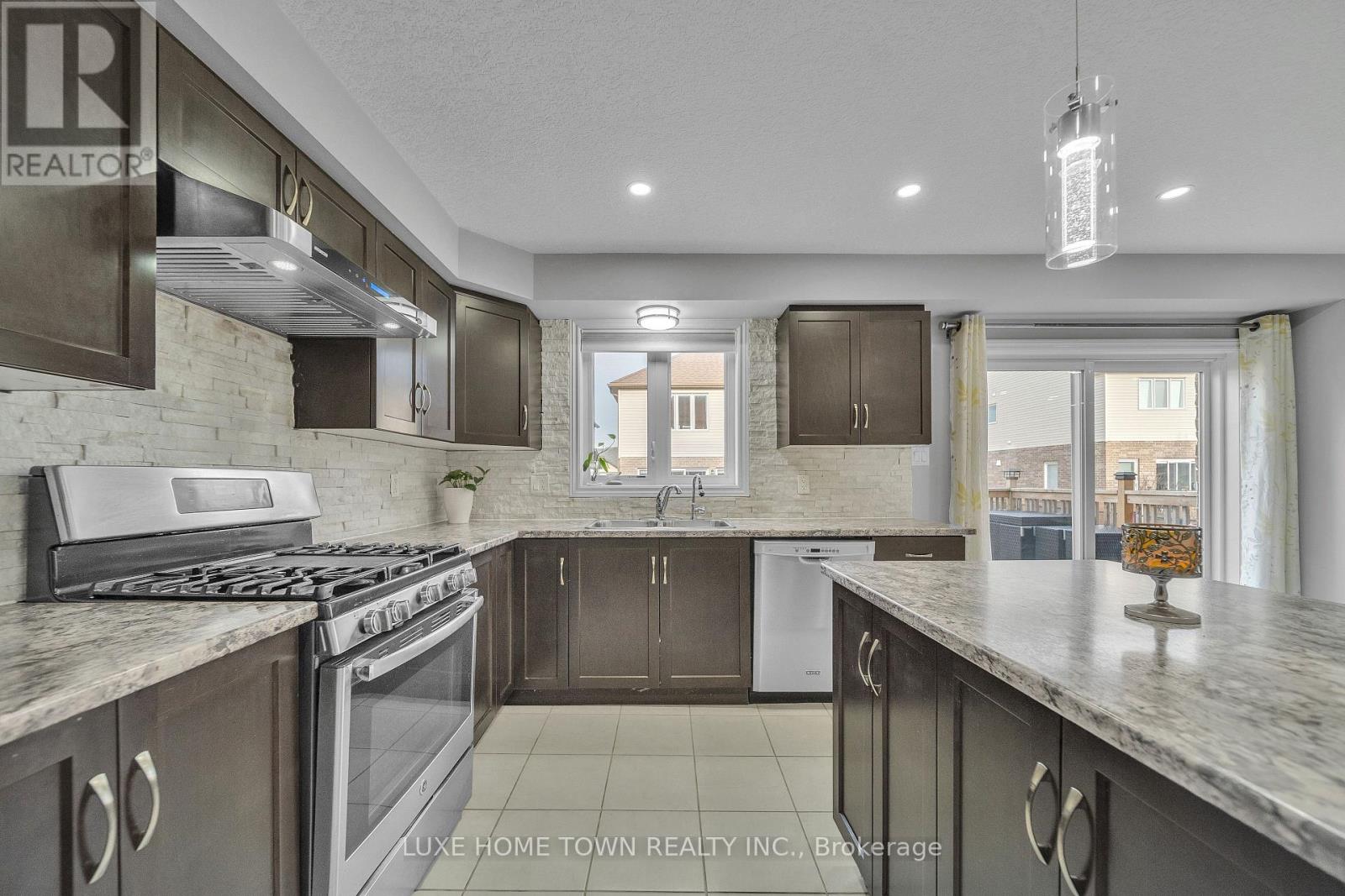 52 Riley Crescent, Centre Wellington, Ontario  N1M 0C2 - Photo 18 - X12696710