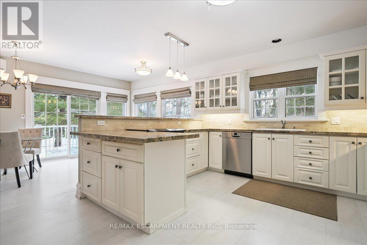 96 Ontario Street, Bracebridge, Ontario  P1L 2A2 - Photo 10 - X12696718