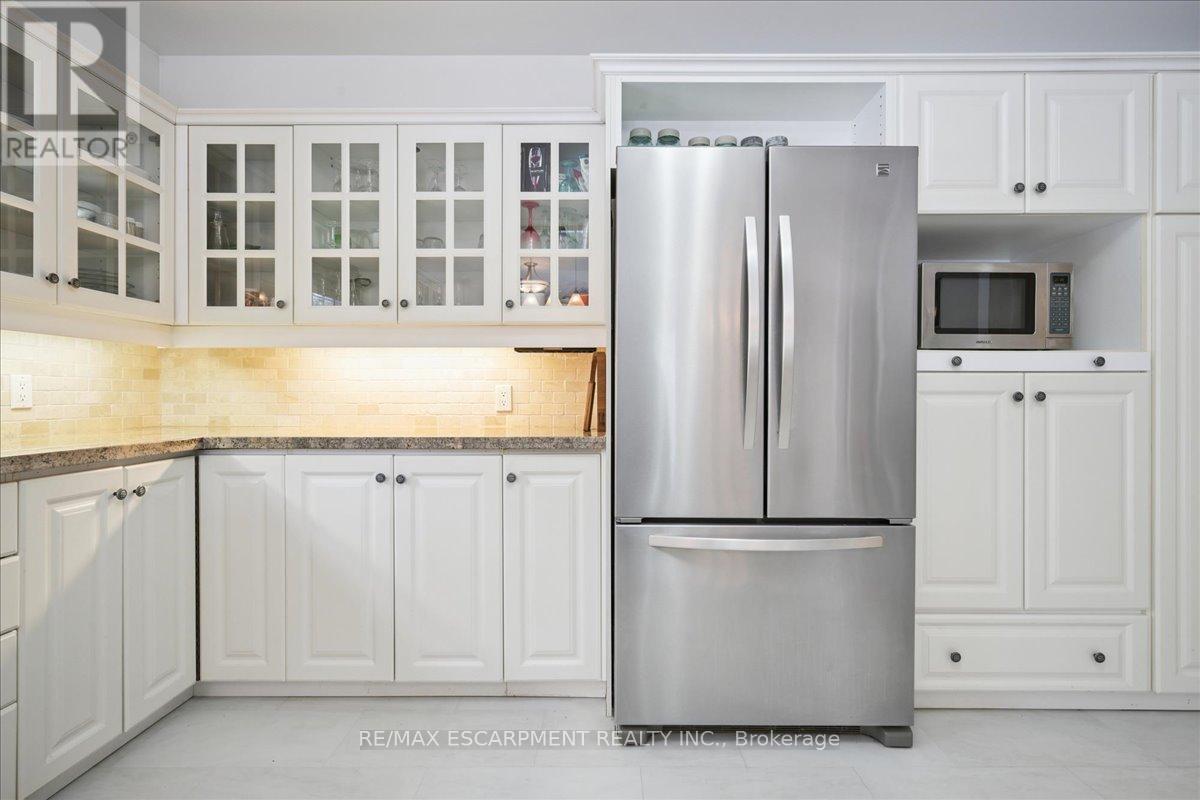 96 Ontario Street, Bracebridge, Ontario  P1L 2A2 - Photo 14 - X12696718