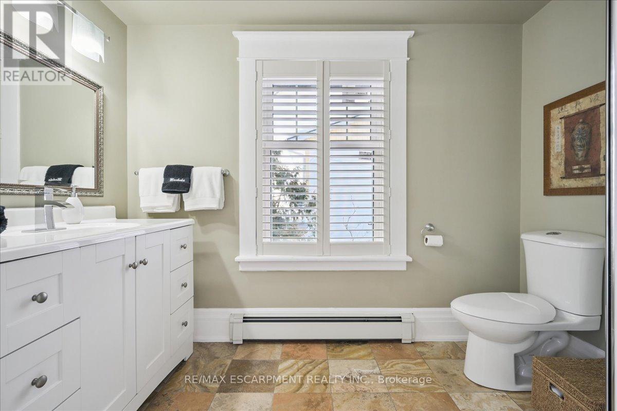 96 Ontario Street, Bracebridge, Ontario  P1L 2A2 - Photo 24 - X12696718