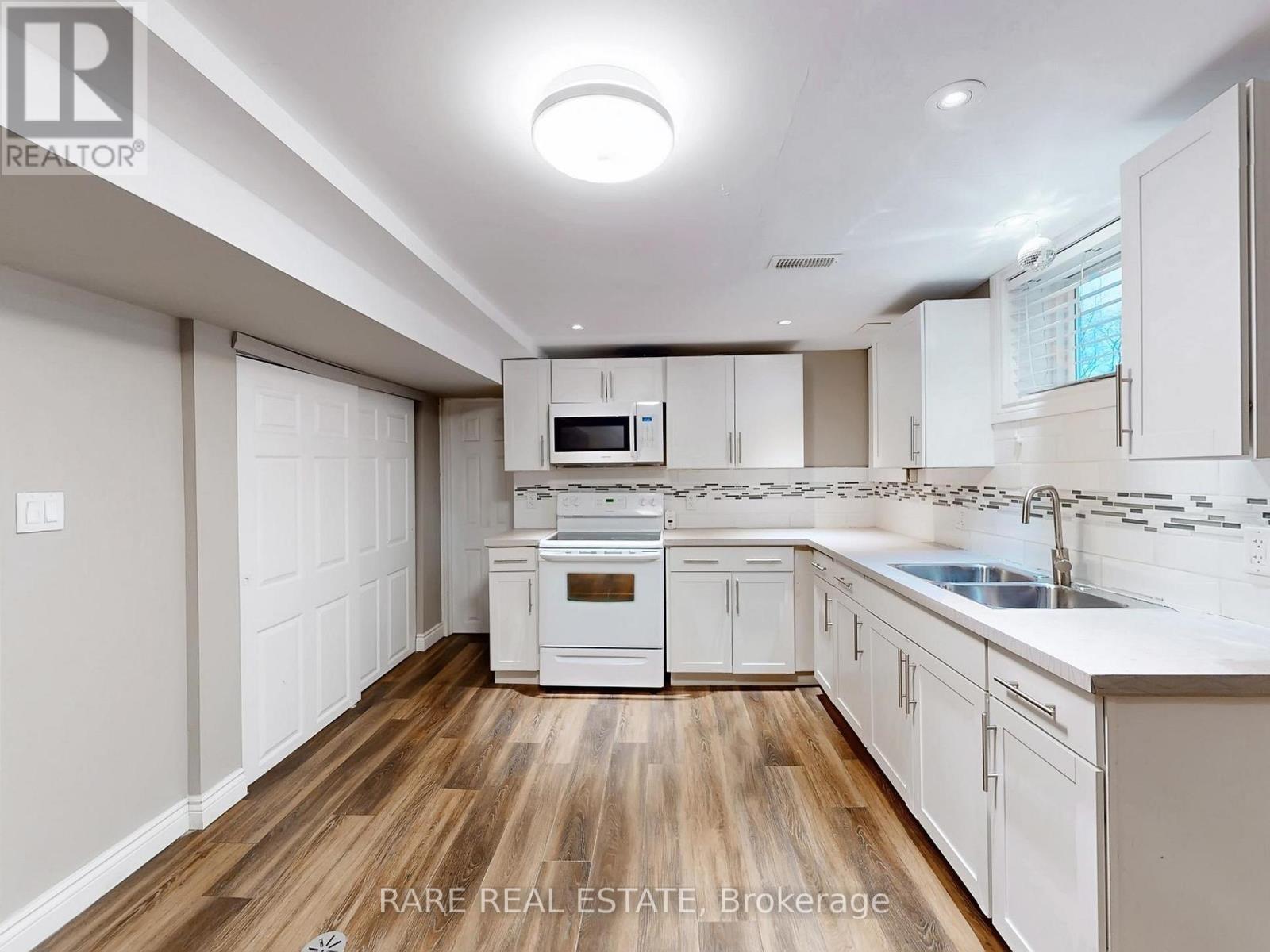 Lower - 359 East 42nd Street, Hamilton, Ontario  L8T 3A6 - Photo 11 - X12696764