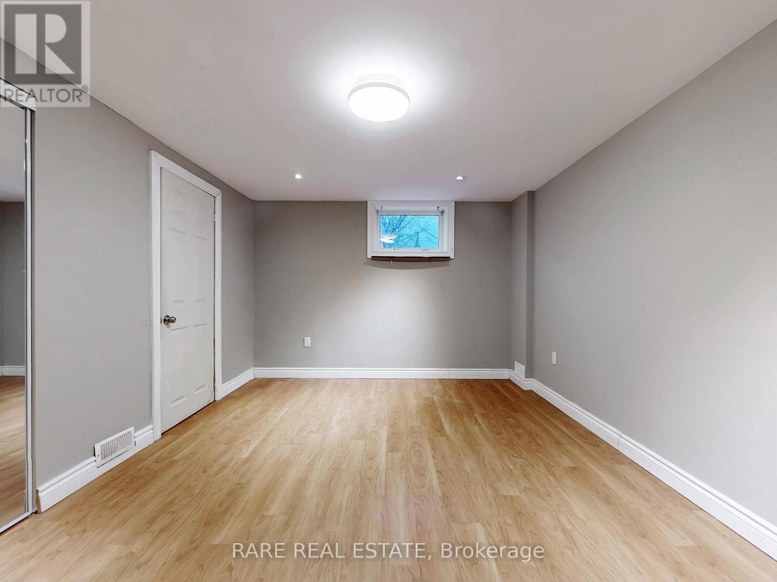 Lower - 359 East 42nd Street, Hamilton, Ontario  L8T 3A6 - Photo 16 - X12696764